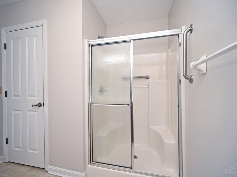 228 Edinburgh Lane, Springdale, OH 45246 Photo 23