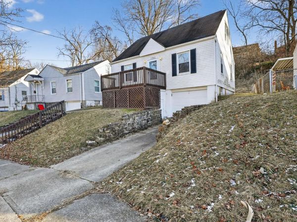 1762 Ashbrook Drive, Cincinnati, OH 45238
