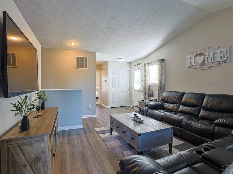 4086 Resolute Circle, Colerain Township, OH 45252 Photo 7