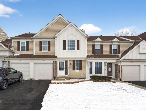 1543 Apple Grove Lane, Westmont, IL 60559