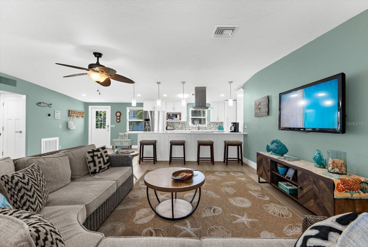 310 66th Street, Holmes Beach, FL 34217 Photo