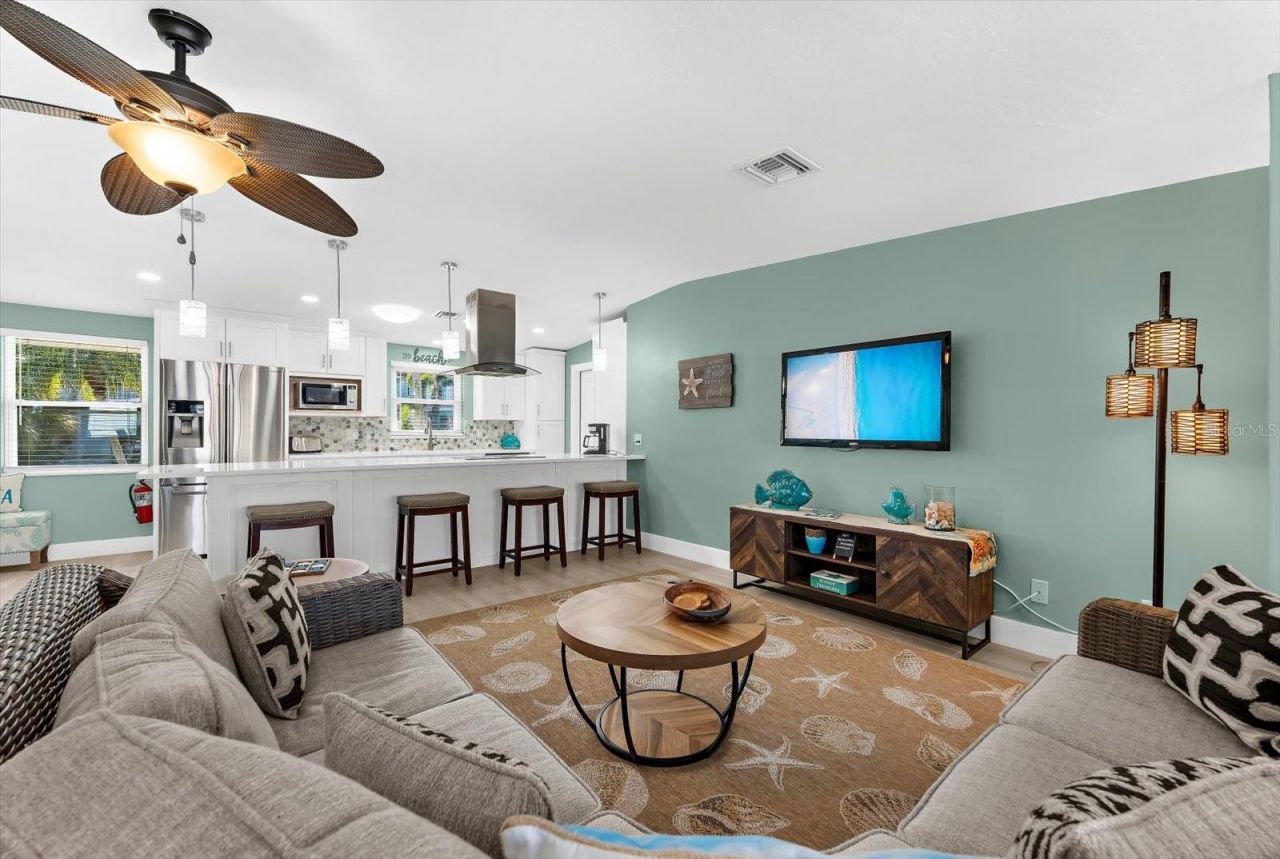 310 66th Street, Holmes Beach, FL 34217 Photo