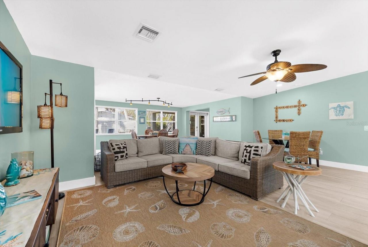 310 66th Street, Holmes Beach, FL 34217 Photo