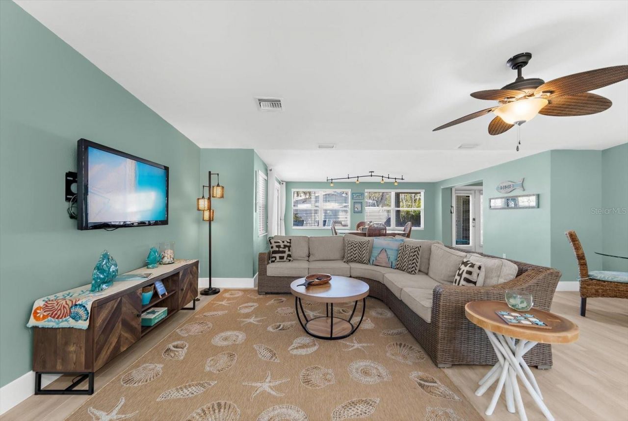 310 66th Street, Holmes Beach, FL 34217 Photo