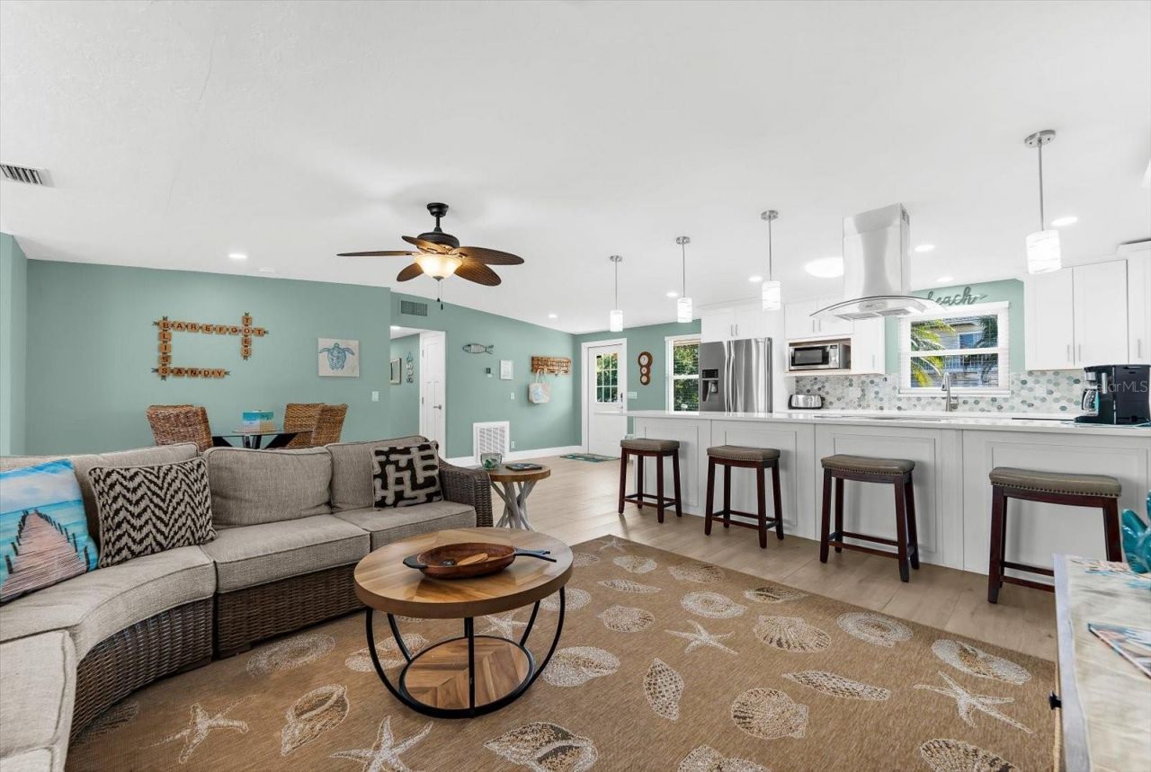 310 66th Street, Holmes Beach, FL 34217 Photo