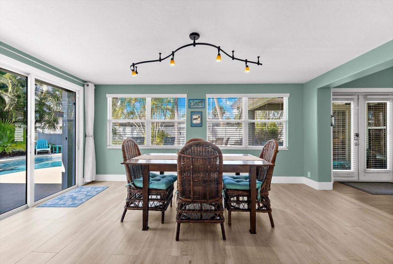 310 66th Street, Holmes Beach, FL 34217 Photo