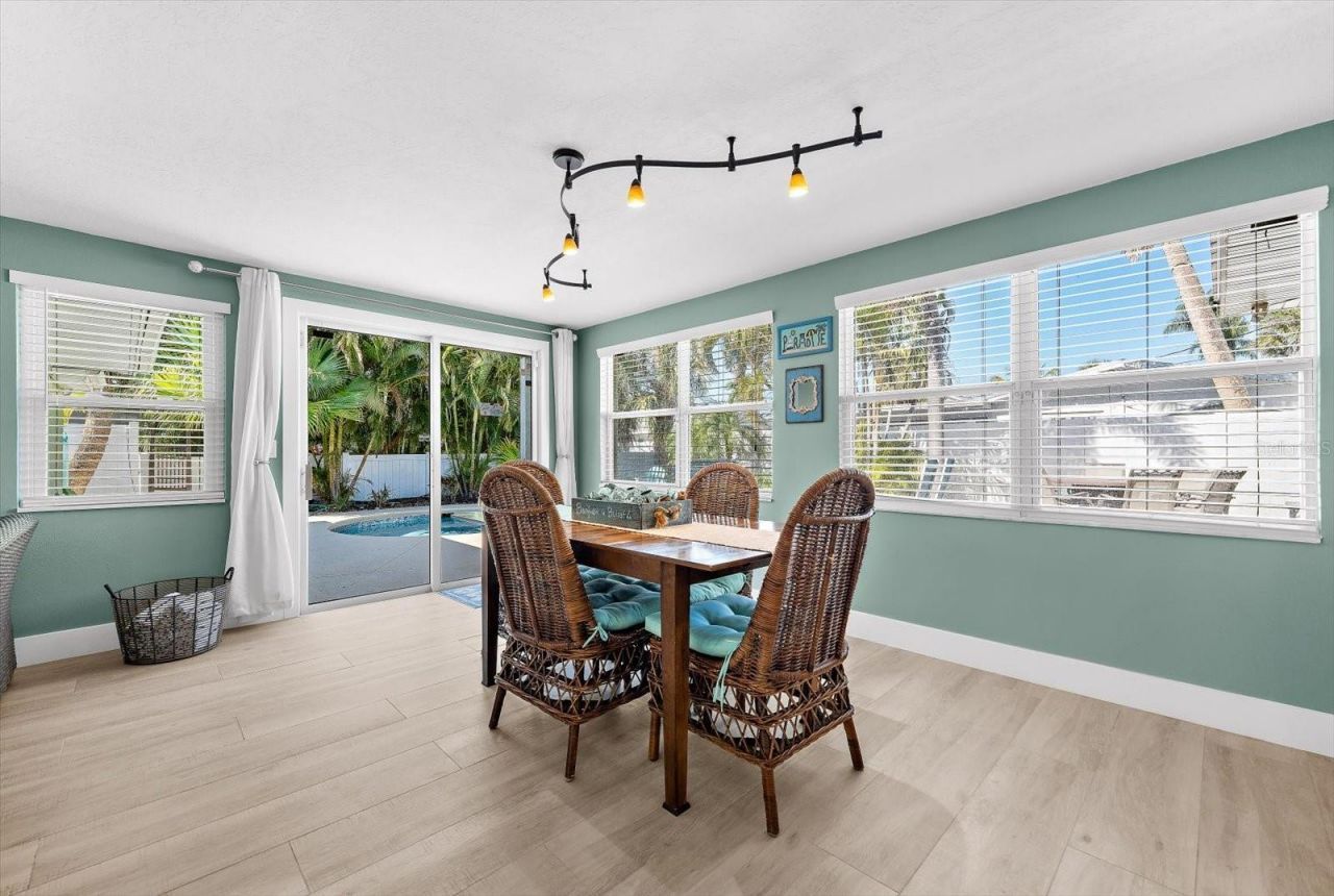 310 66th Street, Holmes Beach, FL 34217 Photo