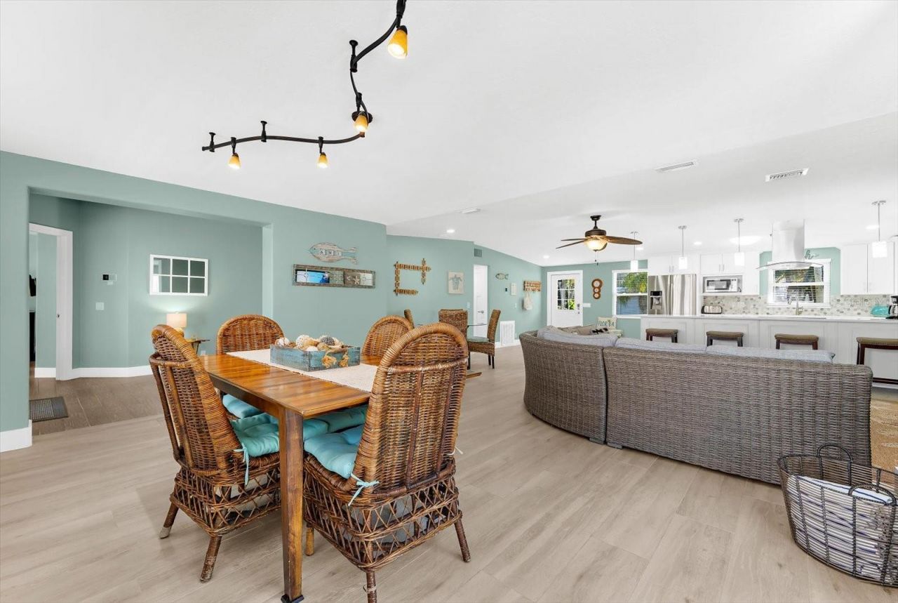 310 66th Street, Holmes Beach, FL 34217 Photo