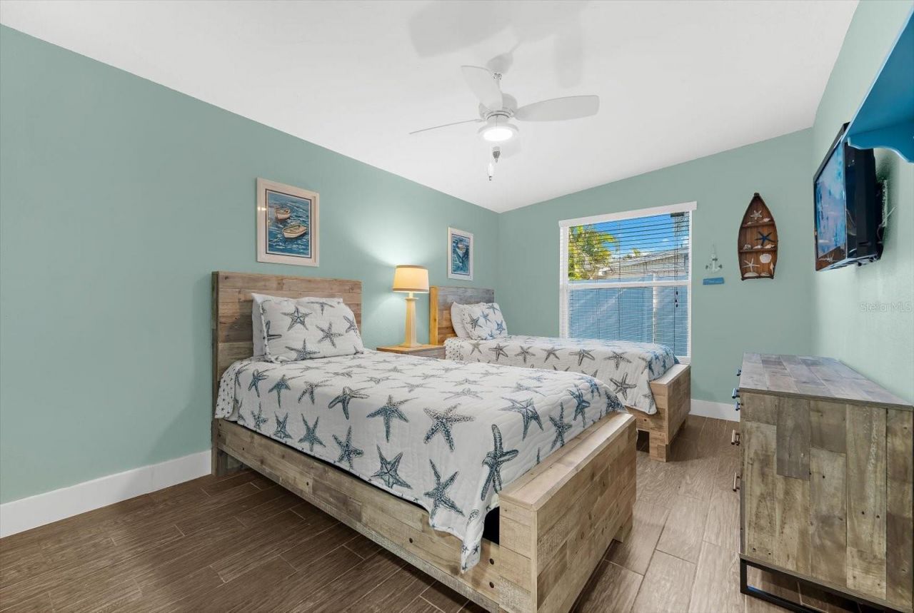 310 66th Street, Holmes Beach, FL 34217 Photo