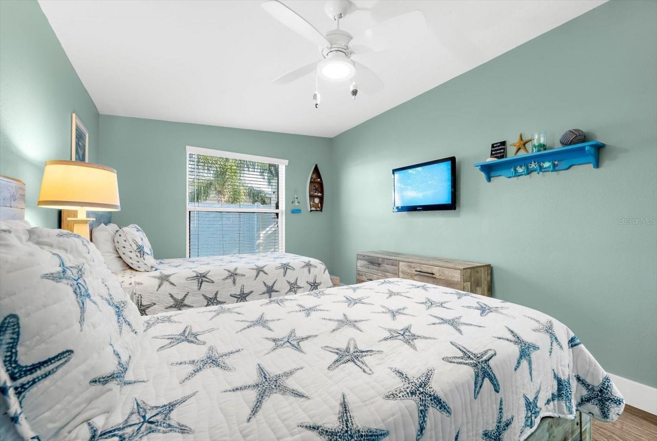 310 66th Street, Holmes Beach, FL 34217 Photo