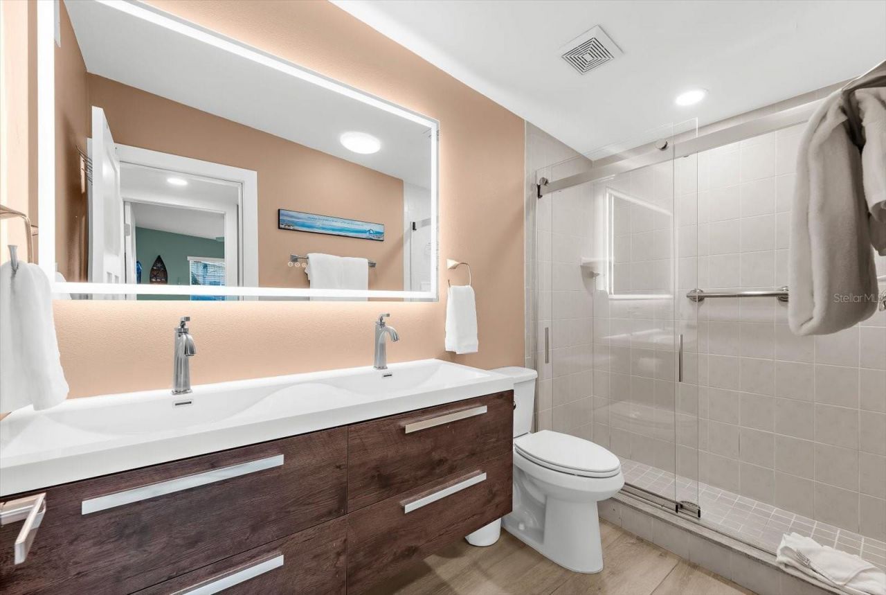 310 66th Street, Holmes Beach, FL 34217 Photo