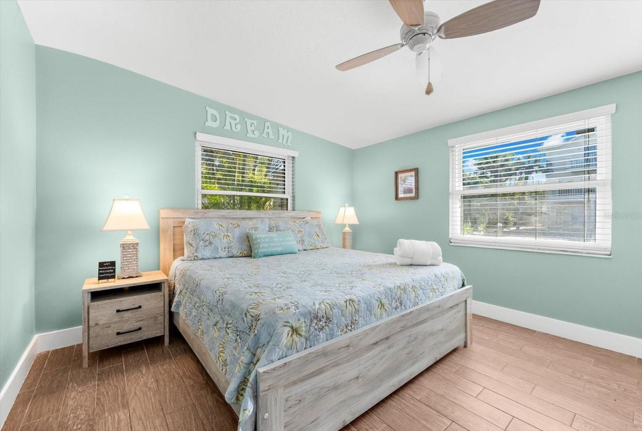 310 66th Street, Holmes Beach, FL 34217 Photo