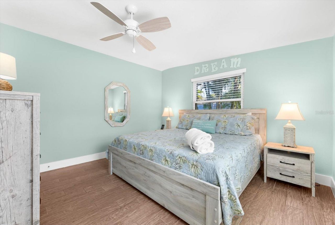 310 66th Street, Holmes Beach, FL 34217 Photo