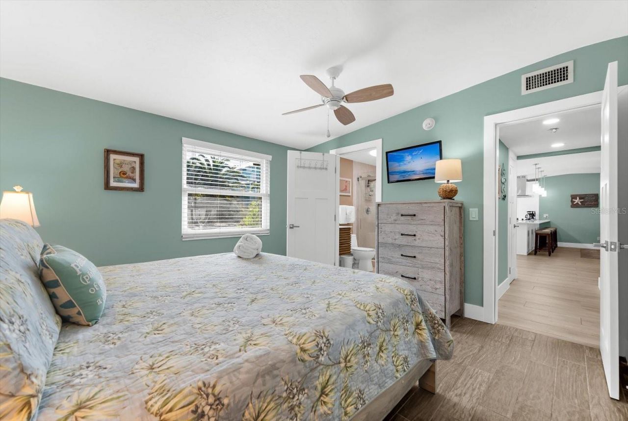 310 66th Street, Holmes Beach, FL 34217 Photo