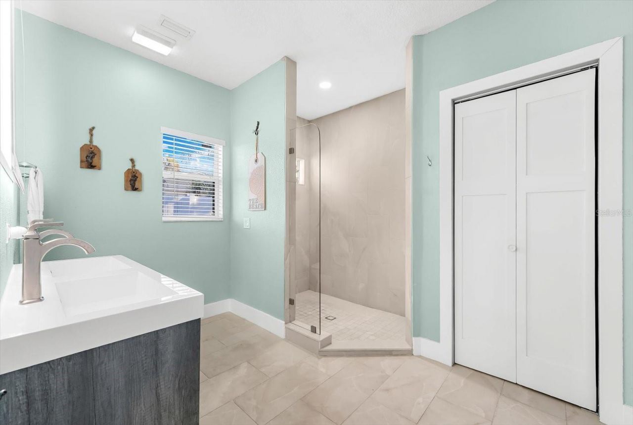 310 66th Street, Holmes Beach, FL 34217 Photo