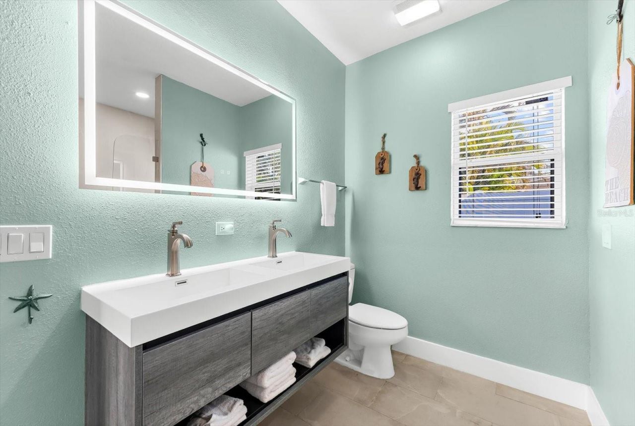 310 66th Street, Holmes Beach, FL 34217 Photo