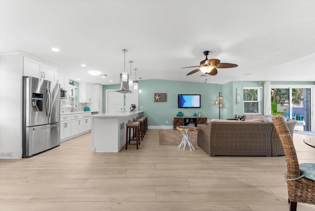 310 66th Street, Holmes Beach, FL 34217 Photo