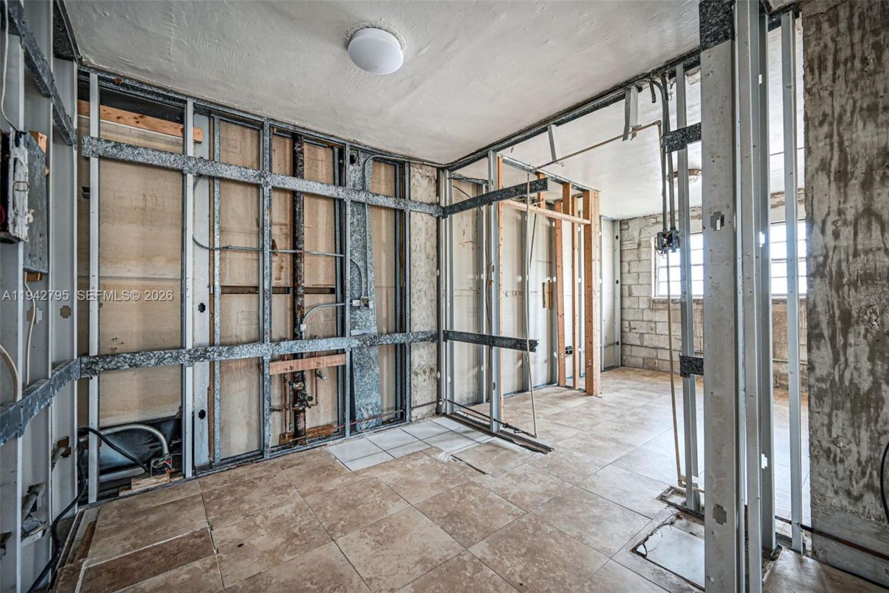 3640 NW 9th St, Unit 401, Miami, FL 33125 Photo