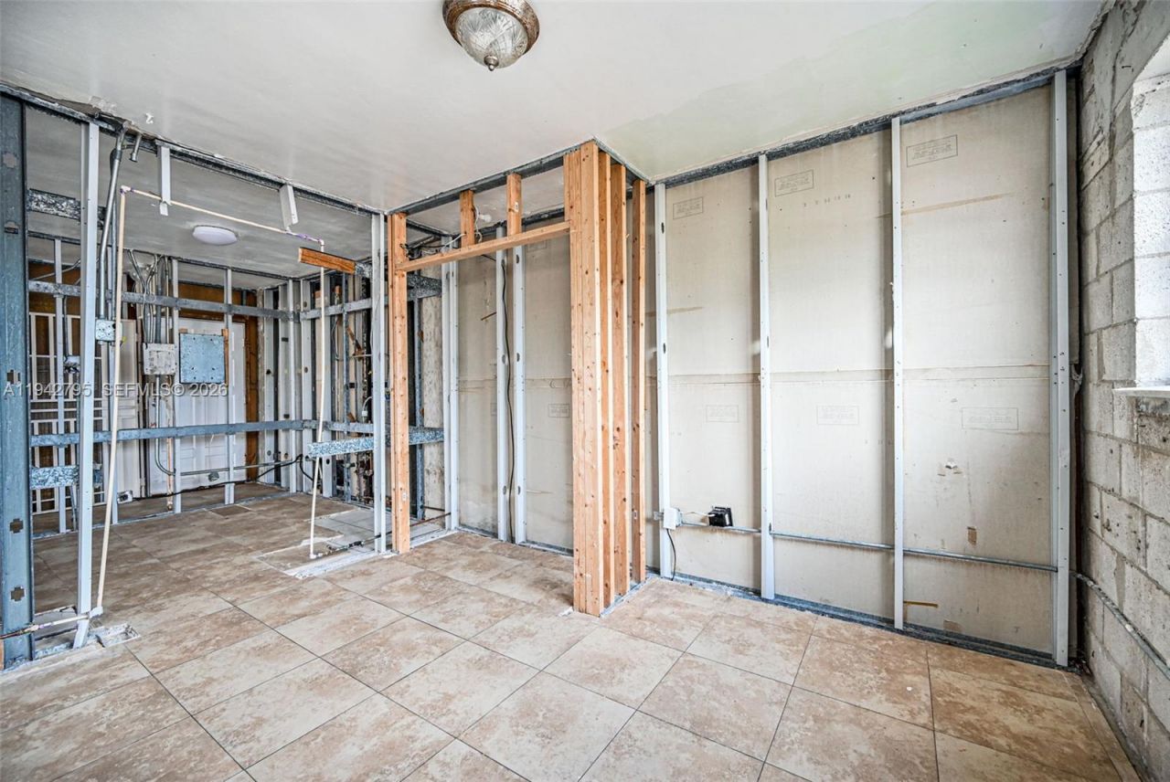 3640 NW 9th St, Unit 401, Miami, FL 33125 Photo