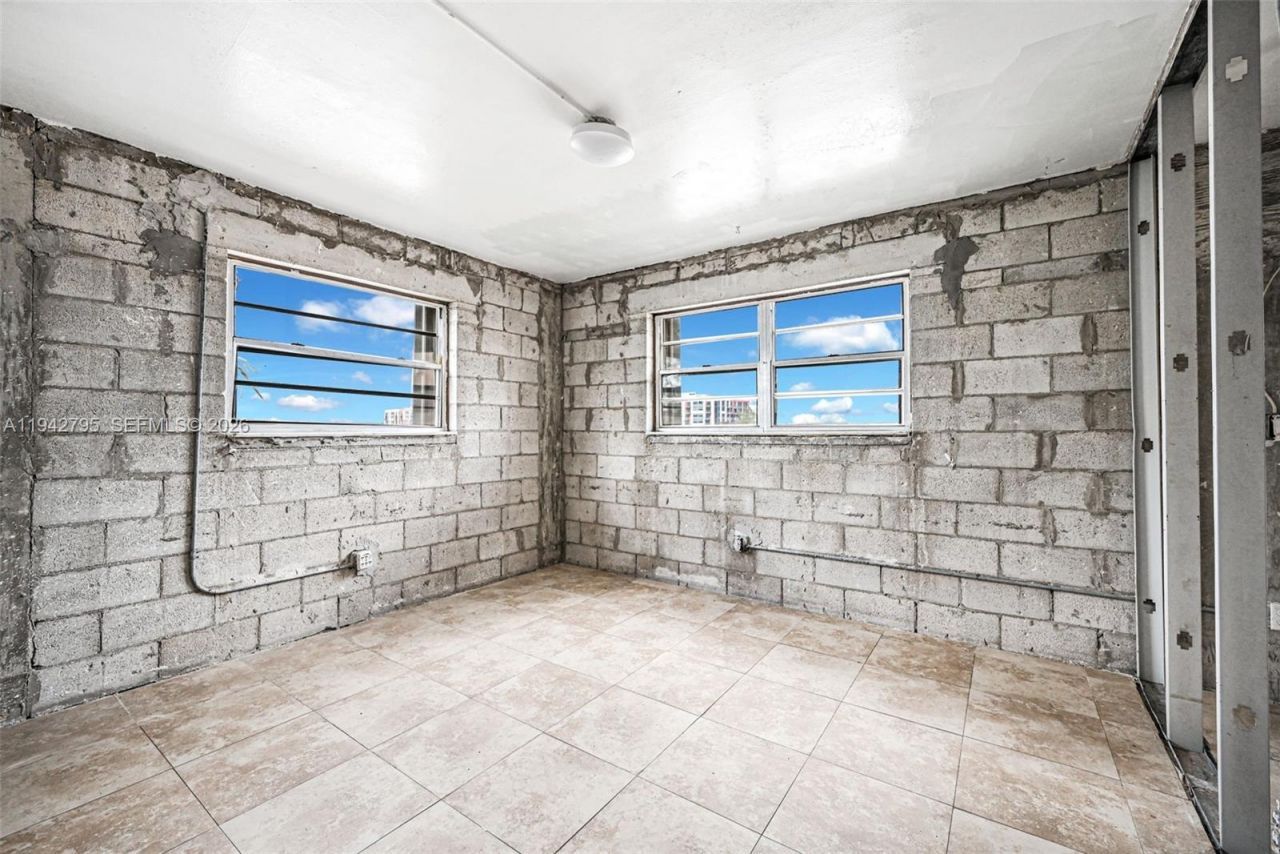 3640 NW 9th St, Unit 401, Miami, FL 33125 Photo