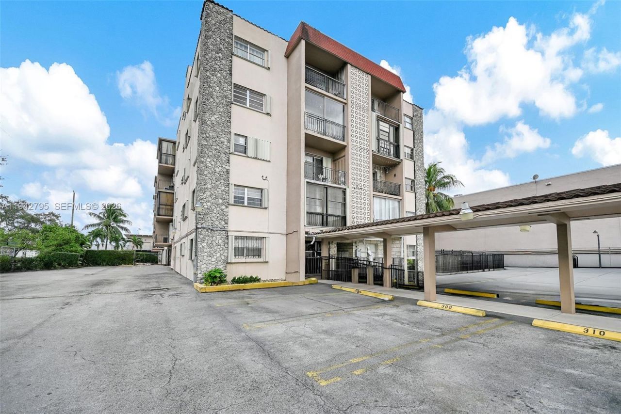 3640 NW 9th St, Unit 401, Miami, FL 33125 Photo