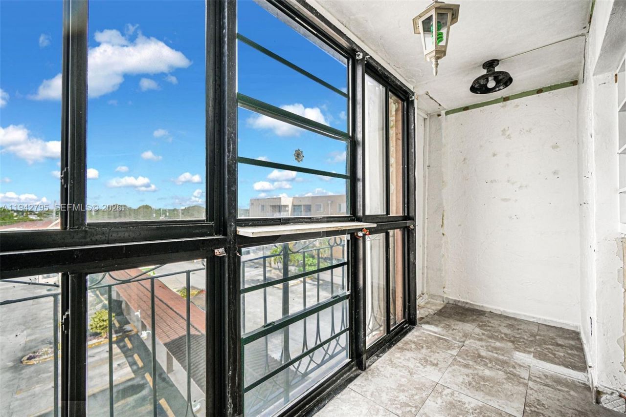 3640 NW 9th St, Unit 401, Miami, FL 33125 Photo