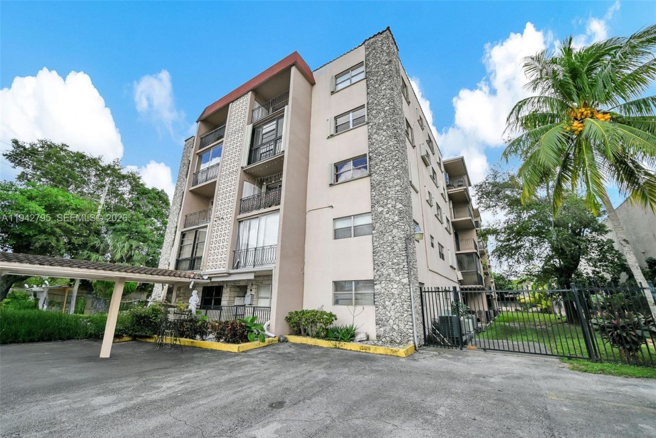 3640 NW 9th St, Unit 401, Miami, FL 33125 Photo