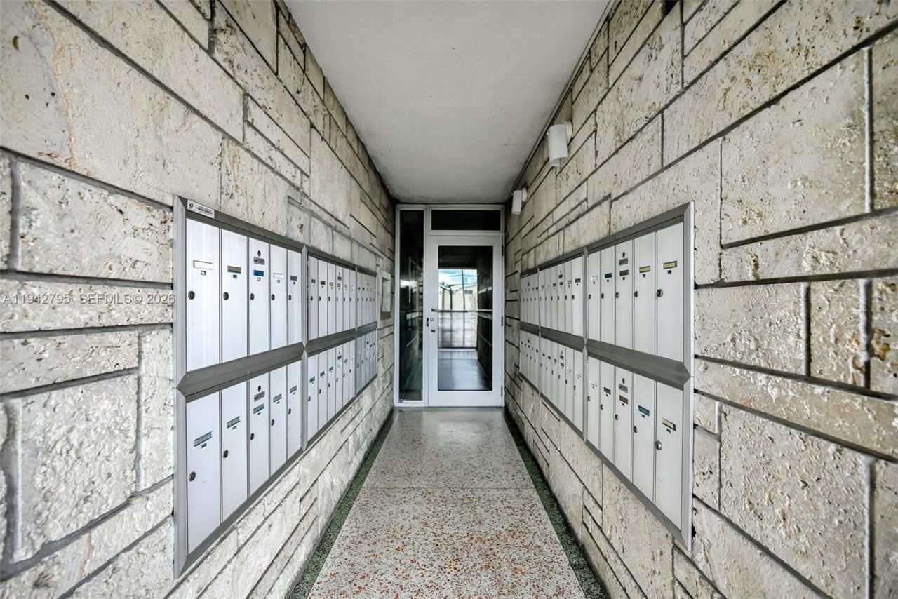 3640 NW 9th St, Unit 401, Miami, FL 33125 Photo