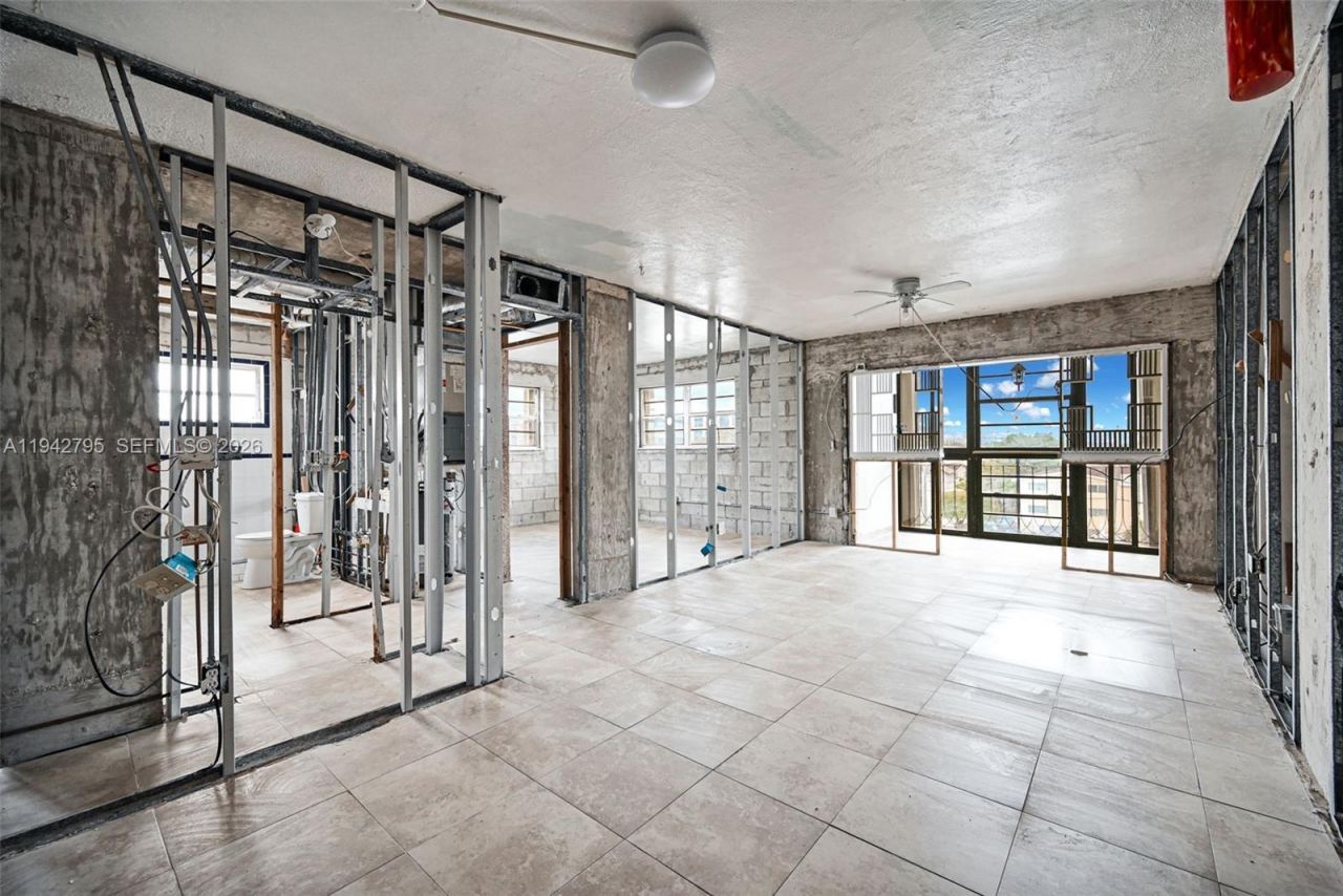 3640 NW 9th St, Unit 401, Miami, FL 33125 Photo