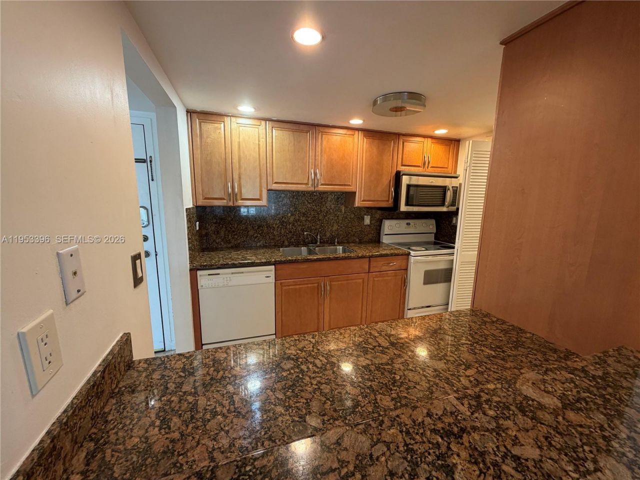 240 Lakeview Dr, Unit 308, Weston, FL 33326 Photo