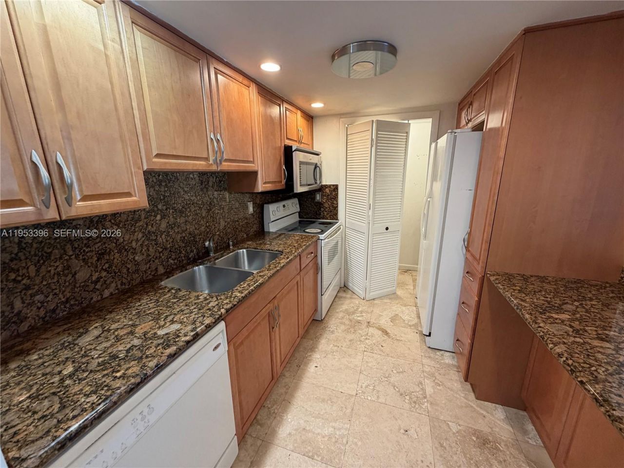 240 Lakeview Dr, Unit 308, Weston, FL 33326 Photo