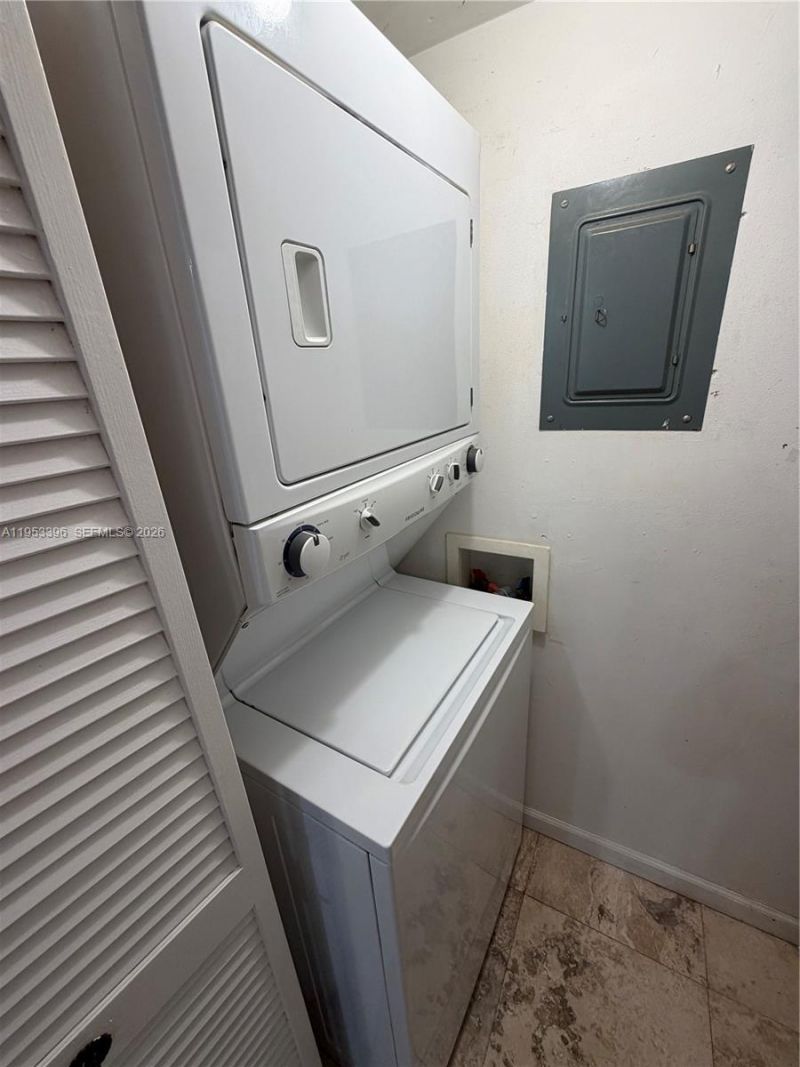 240 Lakeview Dr, Unit 308, Weston, FL 33326 Photo