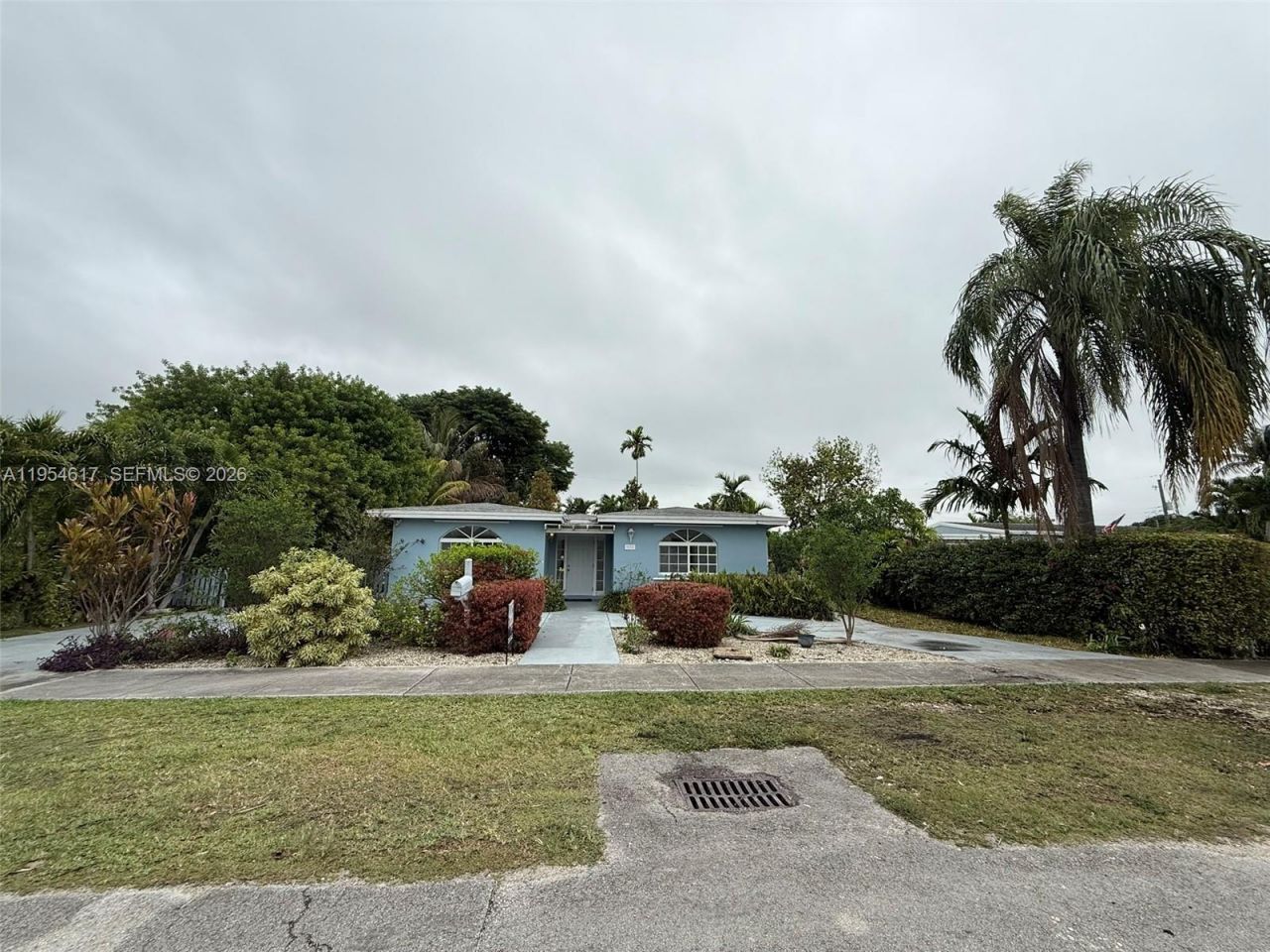 9825 SW 54th St, Miami, FL 33165 Photo