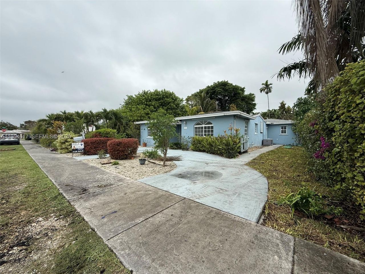 9825 SW 54th St, Miami, FL 33165 Photo