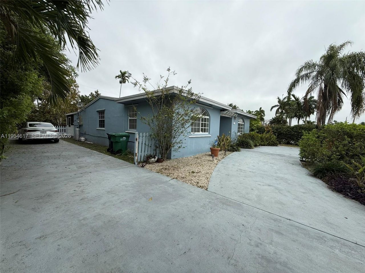 9825 SW 54th St, Miami, FL 33165 Photo