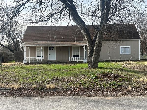 603 W Bloodworth, Olney, TX 76374