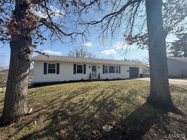 6 Fair Oaks Drive, Hannibal, MO 63401