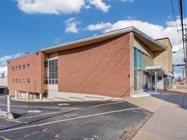 8301 Gravois Road, St Louis, MO 63123