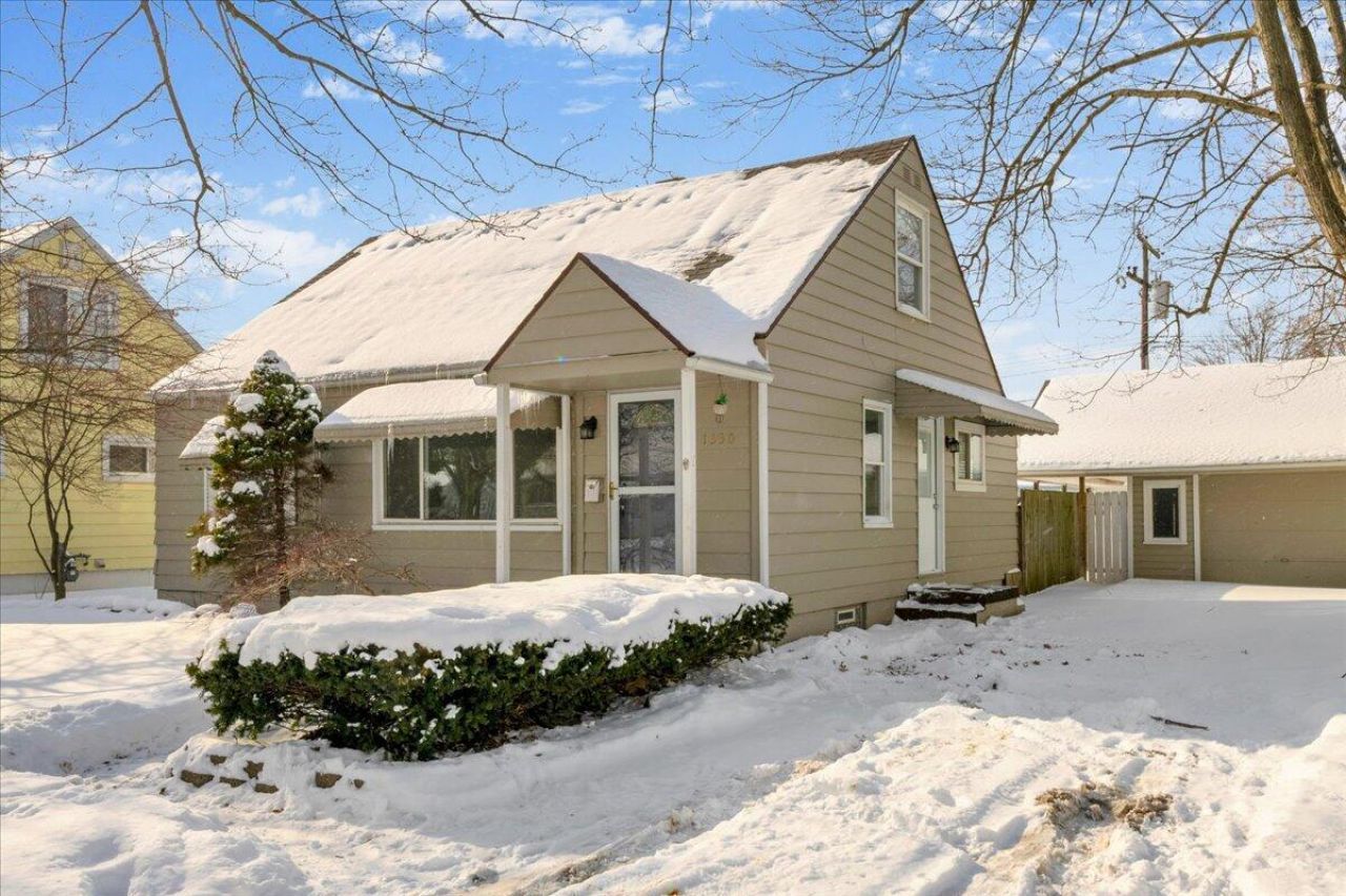 1330 Minnesota Avenue, Marysville, MI 48040 Main Photo