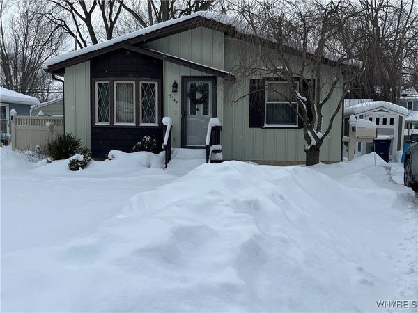 3542 Warner Drive, Grand Island, NY 14072