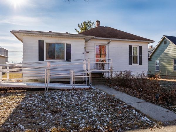 104 W North Street, Colfax, IL 61728