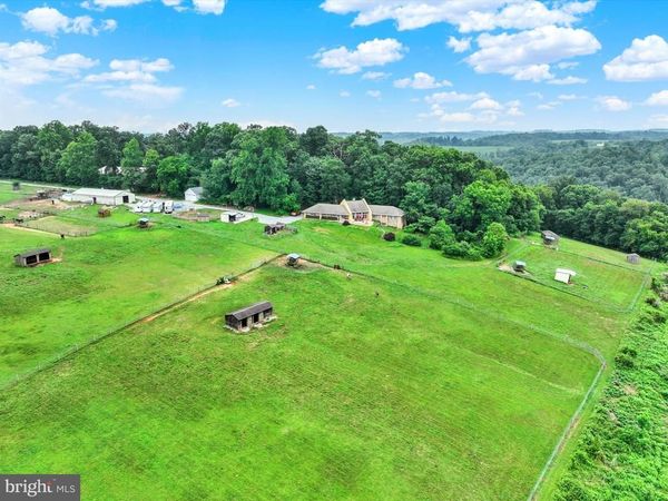 8272 WOODBINE ROAD, AIRVILLE, PA 17302