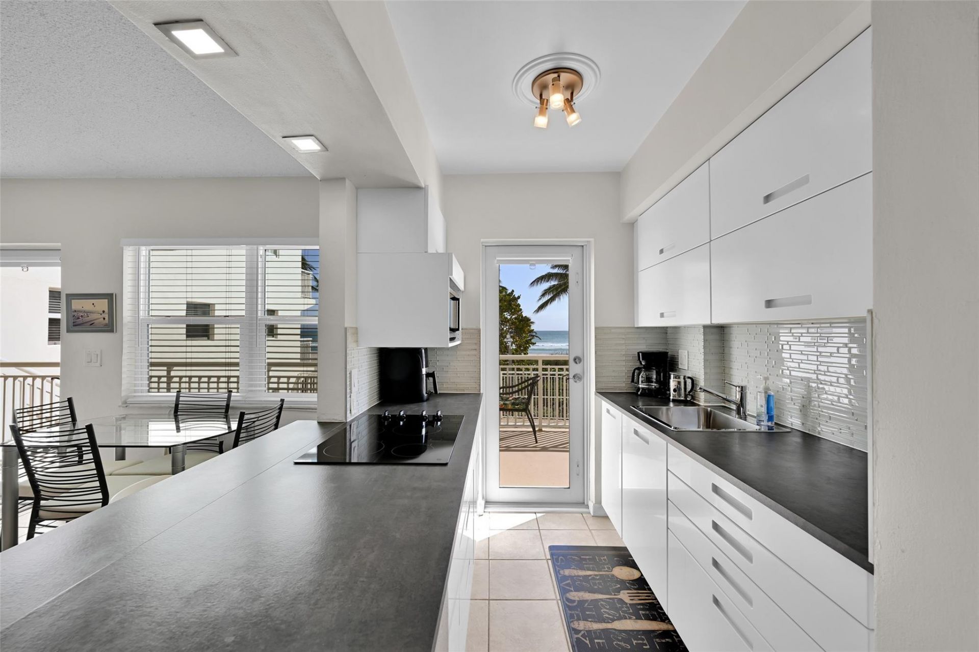 901 S Surf Road, Unit 203, Hollywood, FL 33019 Photo