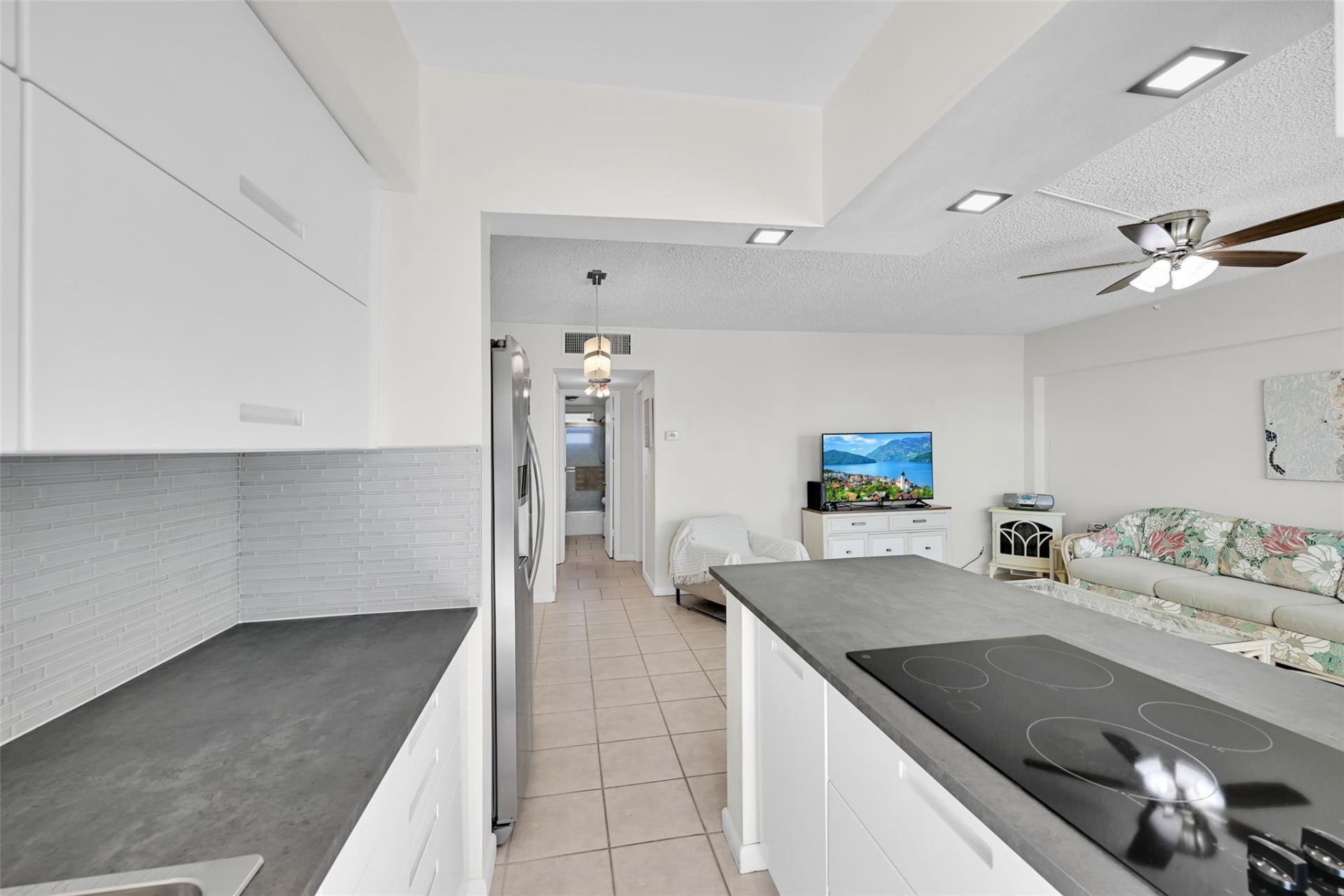 901 S Surf Road, Unit 203, Hollywood, FL 33019 Photo