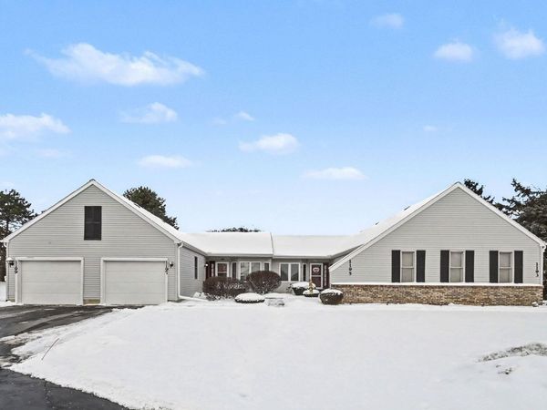 1197 Sunview Drive, Unit 14, St. Johns, MI 48879