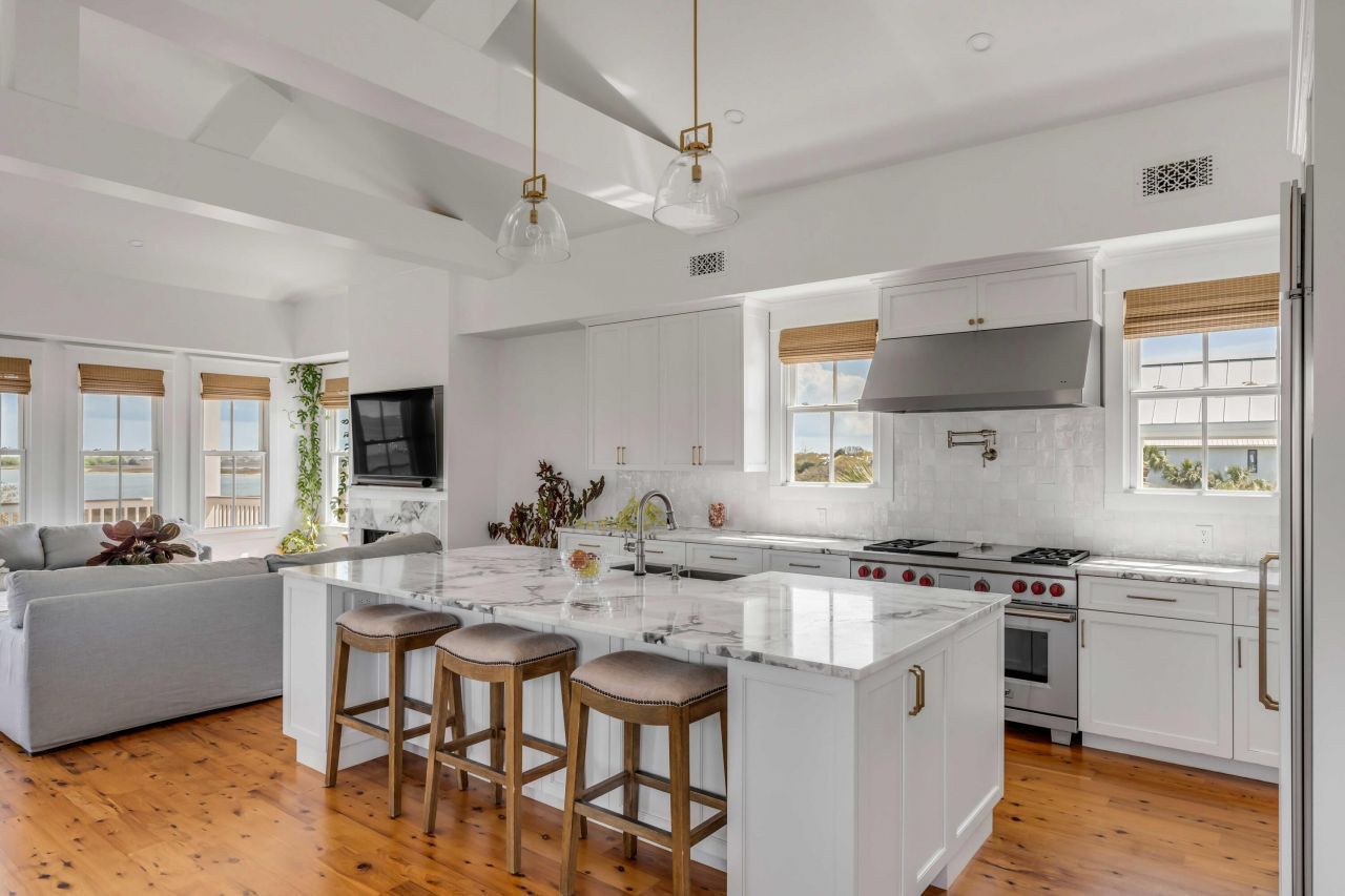 904 Middle Street Photo 13