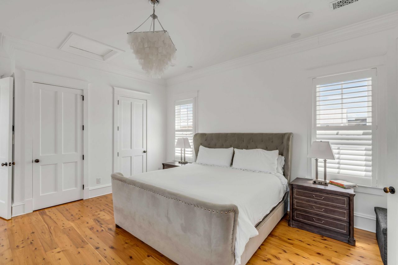 904 Middle Street Photo 22