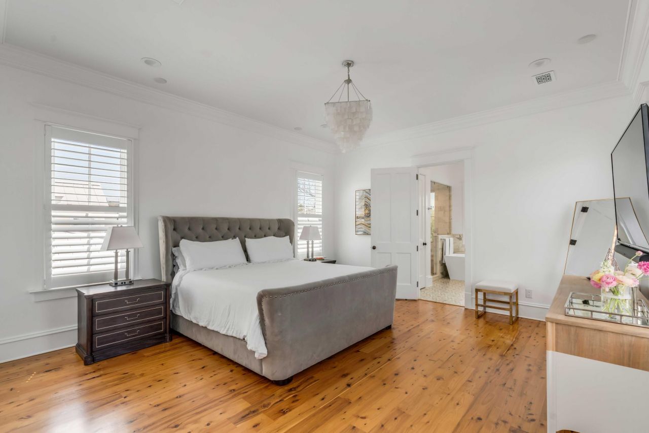 904 Middle Street Photo 23