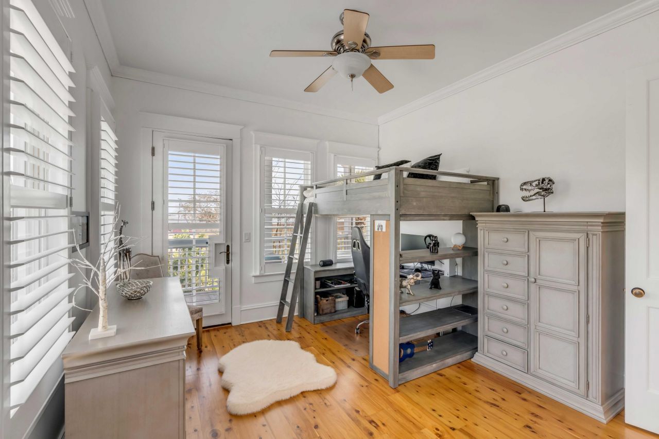 904 Middle Street Photo 34