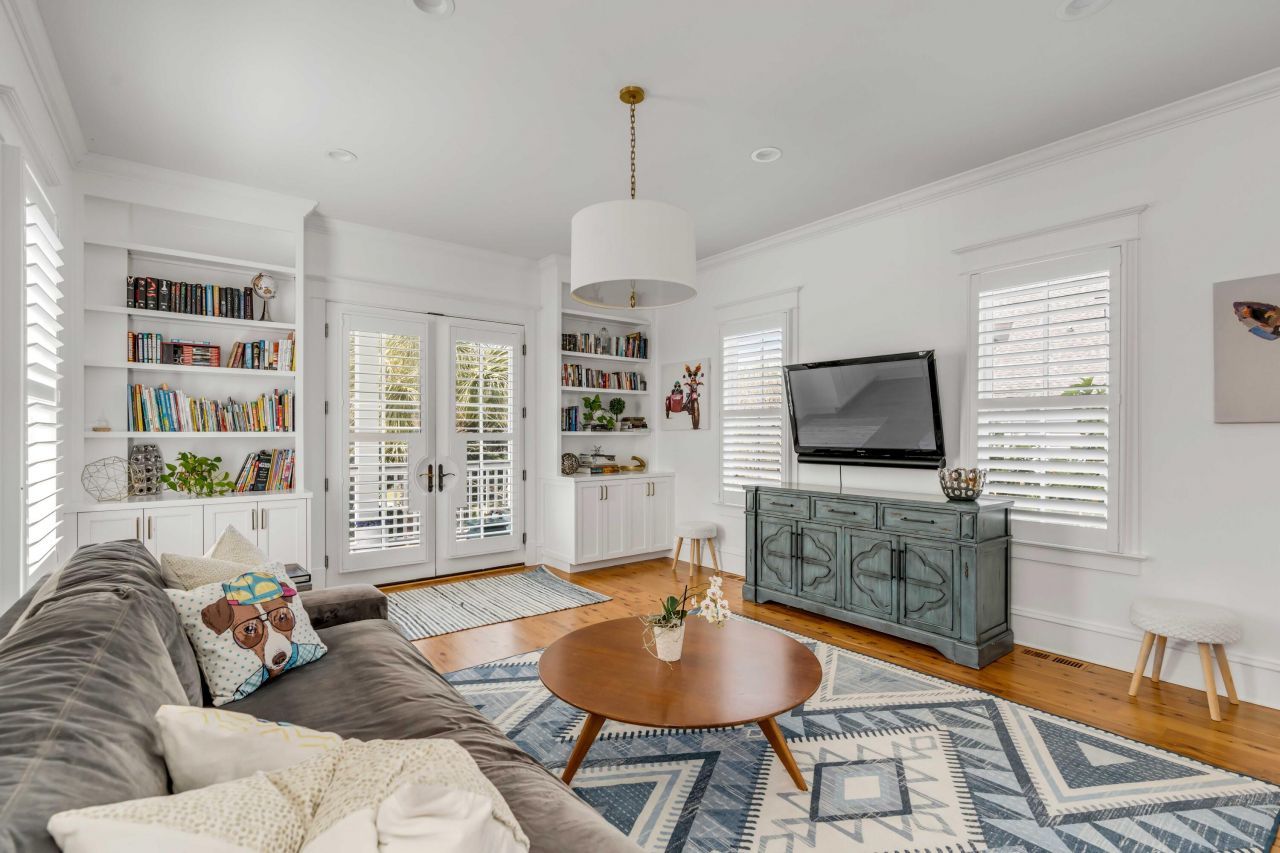 904 Middle Street Photo 43